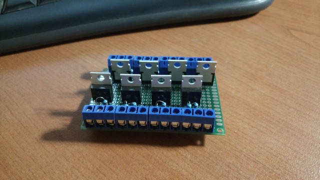 мосфет + 2 резистора на 100 Ом и 10кОм