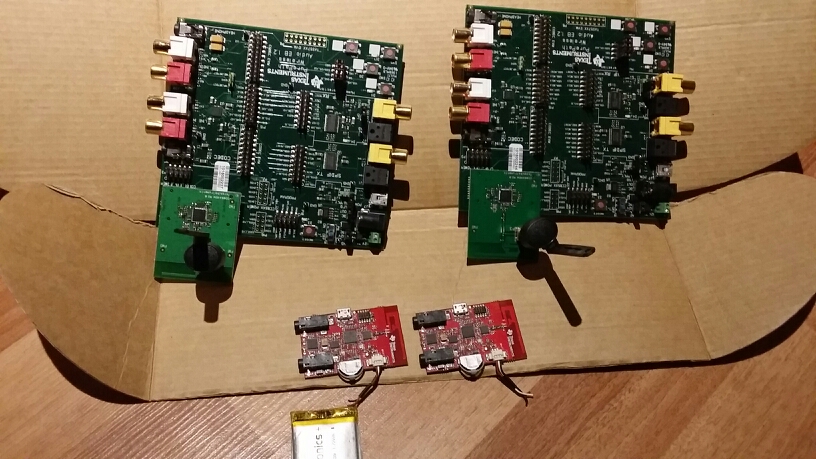 Вверху две большие - отладочные платы, внизу - мобильный уже вариант, итоговая плата будет еще меньше, и питаться от USB